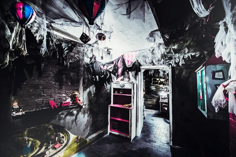 Inside the Das verlassene Waisenhaus escape room in Nuremberg