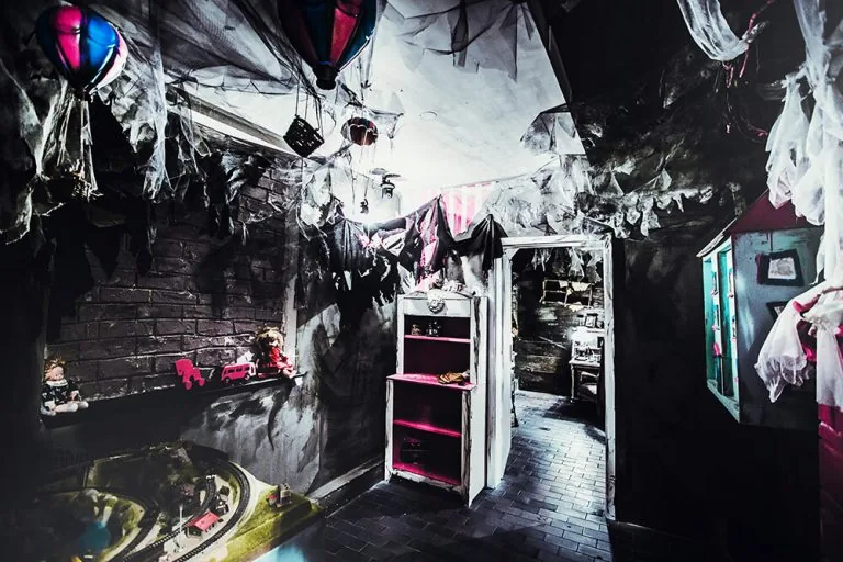 Inside the Das verlassene Waisenhaus escape room in Nuremberg